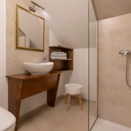 Rooftop Apartment, Exclusive And Mountain View Daire *