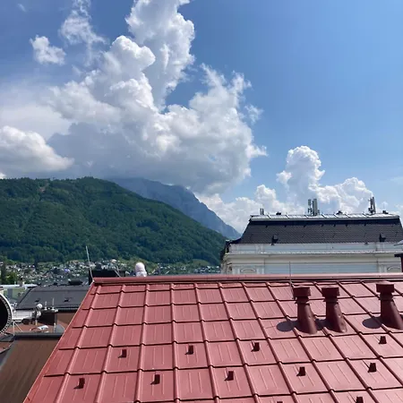 Rooftop Apartment, Exclusive And Mountain View Apartman Gmunden